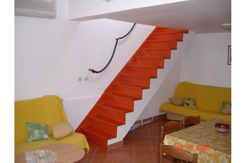 Croaţia Privát Pula, Exteriorul